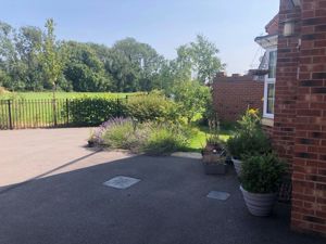 Photo 26- click for photo gallery